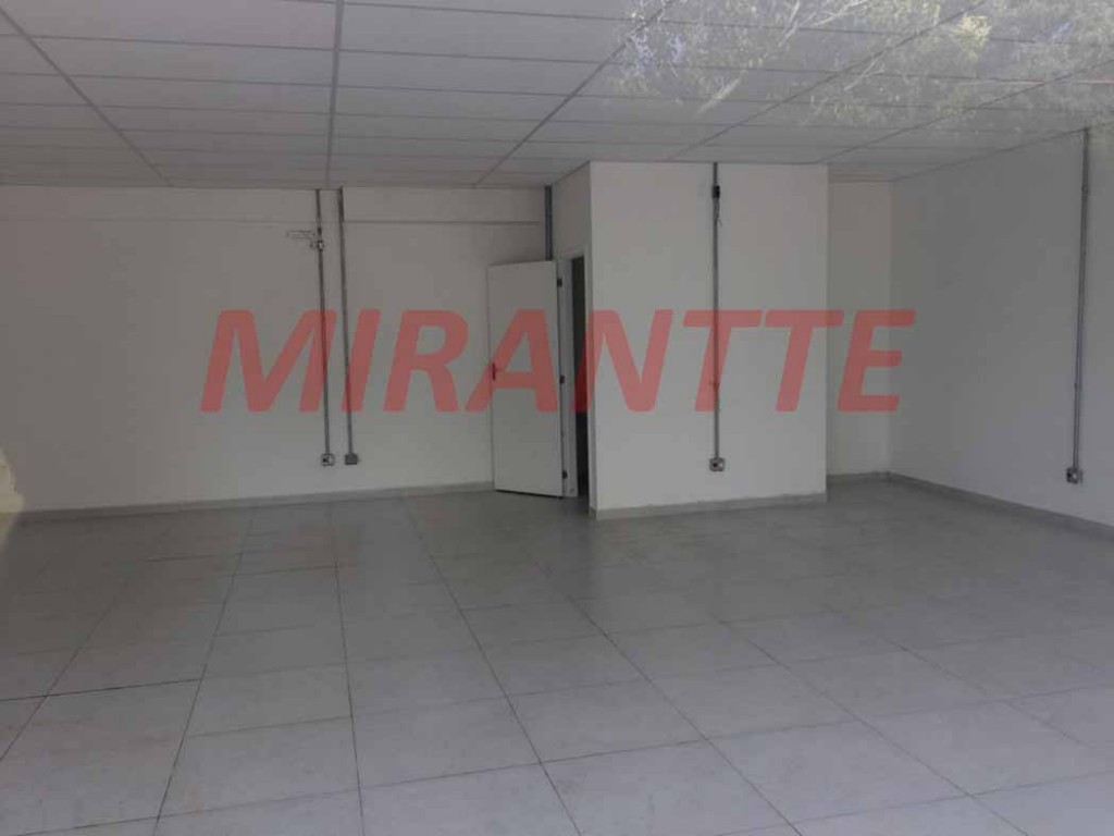 Comercial de 2300m² em Parada Inglesa