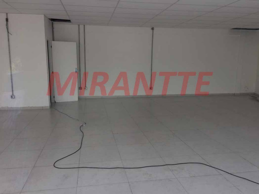 Comercial de 2300m² em Parada Inglesa