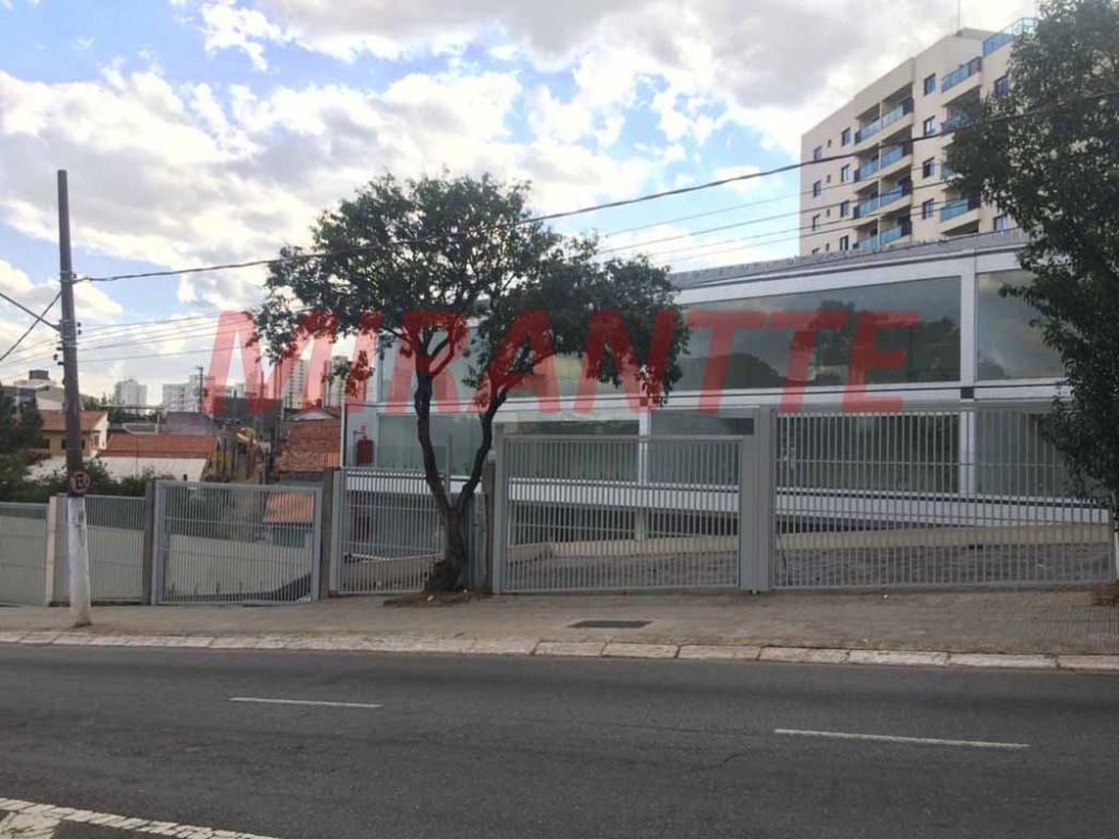Comercial de 2300m² em Parada Inglesa