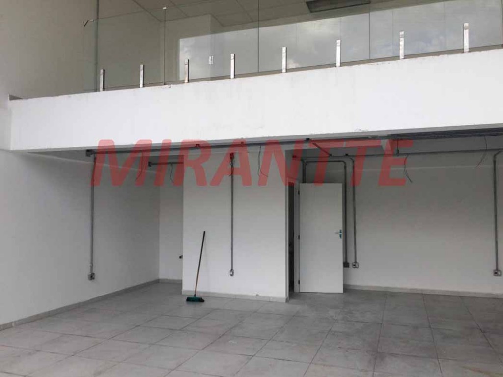 Comercial de 2300m² em Parada Inglesa