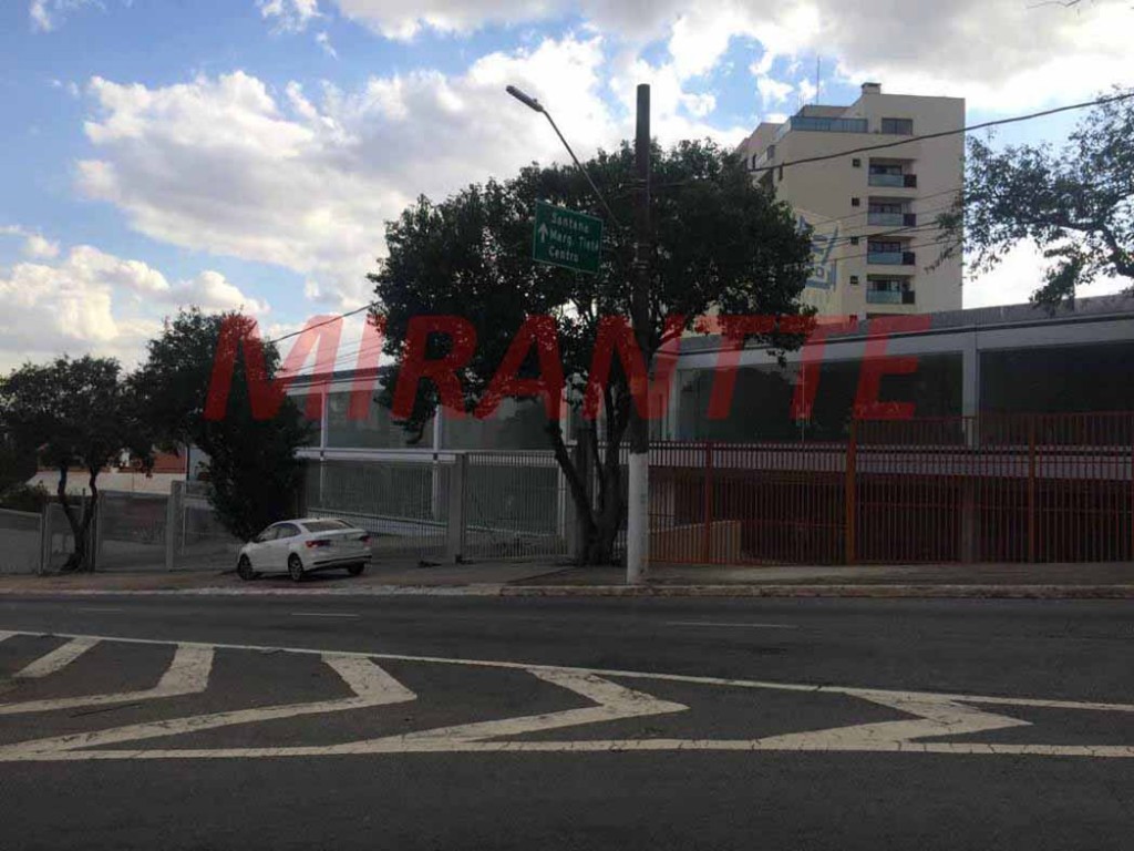 Comercial de 2300m² em Parada Inglesa
