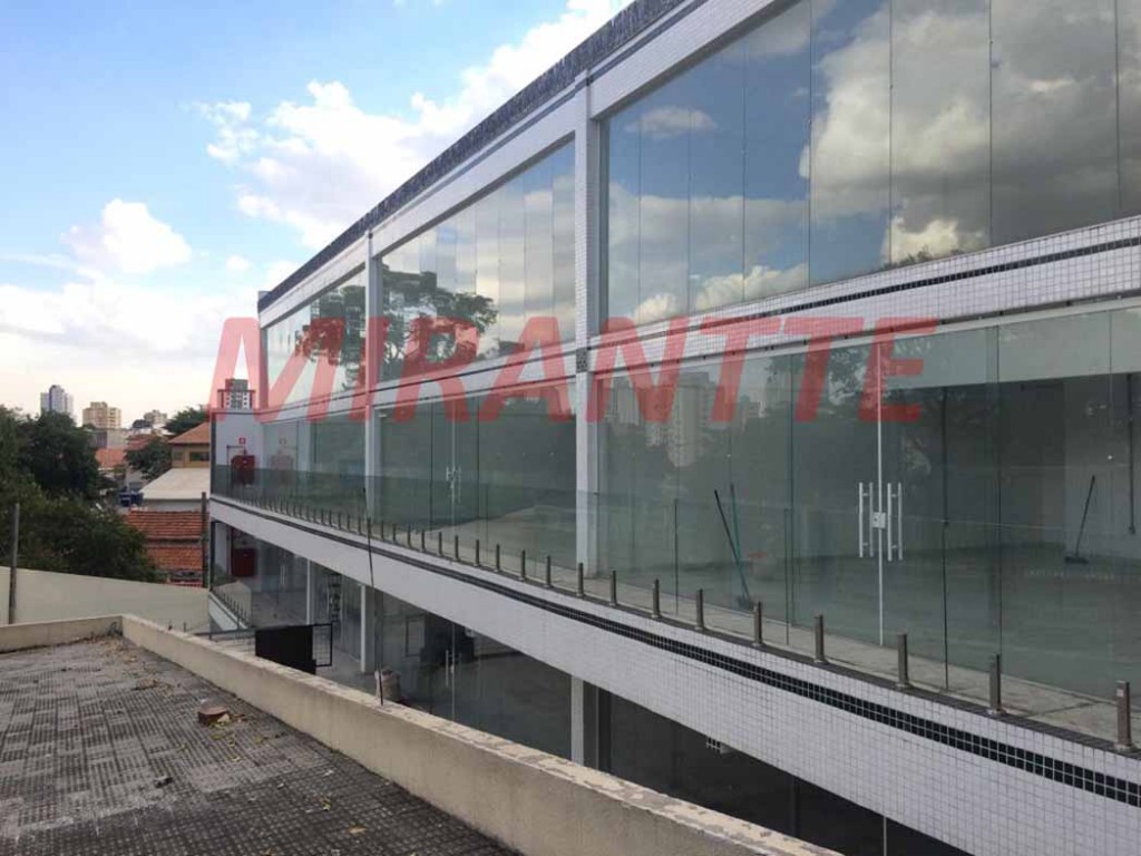 Comercial de 2300m² em Parada Inglesa
