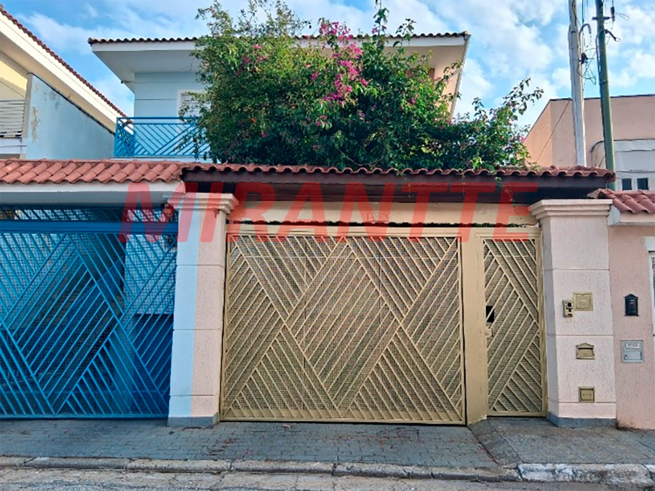 Sobrado de 202m² com 3 quartos em Parada Inglesa