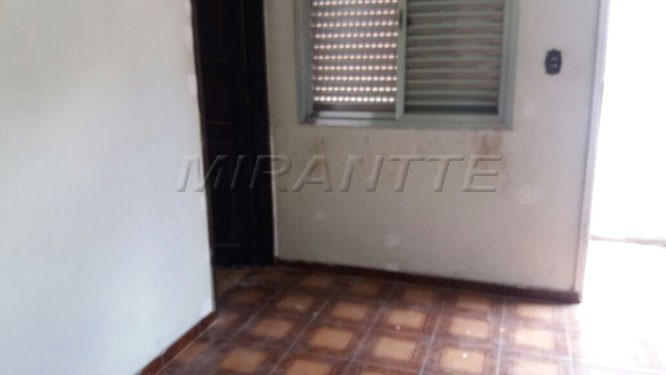 Casa terrea de 107m² com 3 quartos em Água Fria