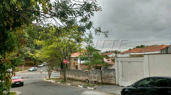 Terreno de 310m² em Jardim Guapíra