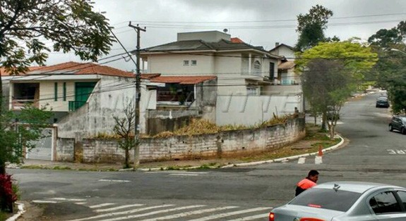 Terreno de 310m² em Jardim Guapíra