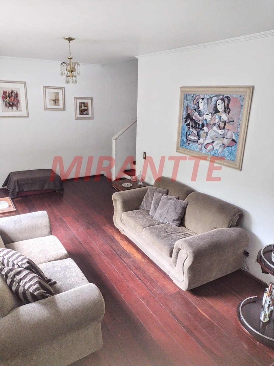 Sobrado de 300m² com 4 quartos em Jardim Virginia Bianca