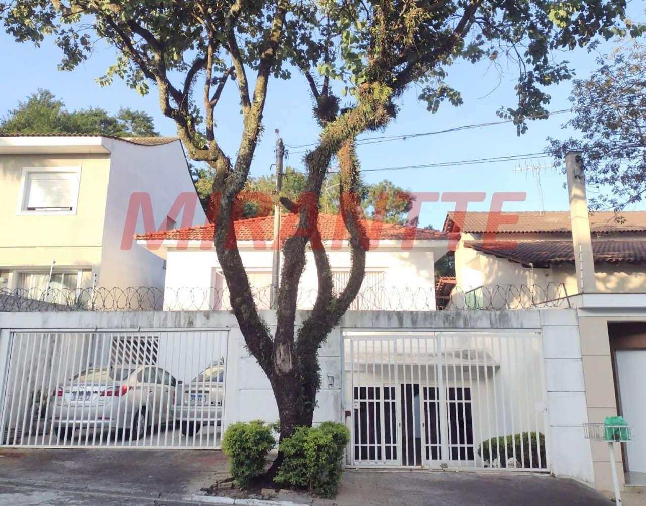 Sobrado de 300m² com 4 quartos em Jardim Virginia Bianca