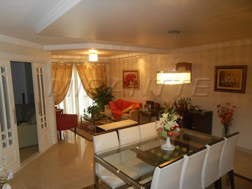 Apartamento de 168m² com 3 quartos em CENTRO