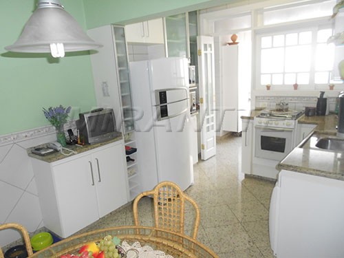 Apartamento de 168m² com 3 quartos em CENTRO
