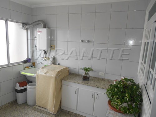 Apartamento de 168m² com 3 quartos em CENTRO