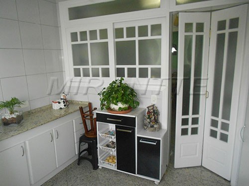 Apartamento de 168m² com 3 quartos em CENTRO