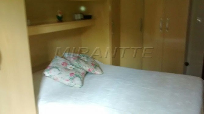 Comercial de 550m² com 6 quartos em Imirim