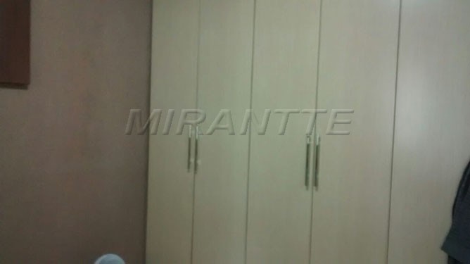 Comercial de 550m² com 6 quartos em Imirim