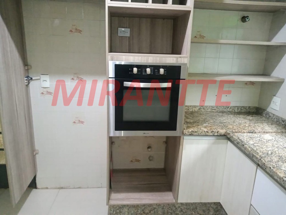 Sobrado de 180m² com 4 quartos em Santa Teresinha