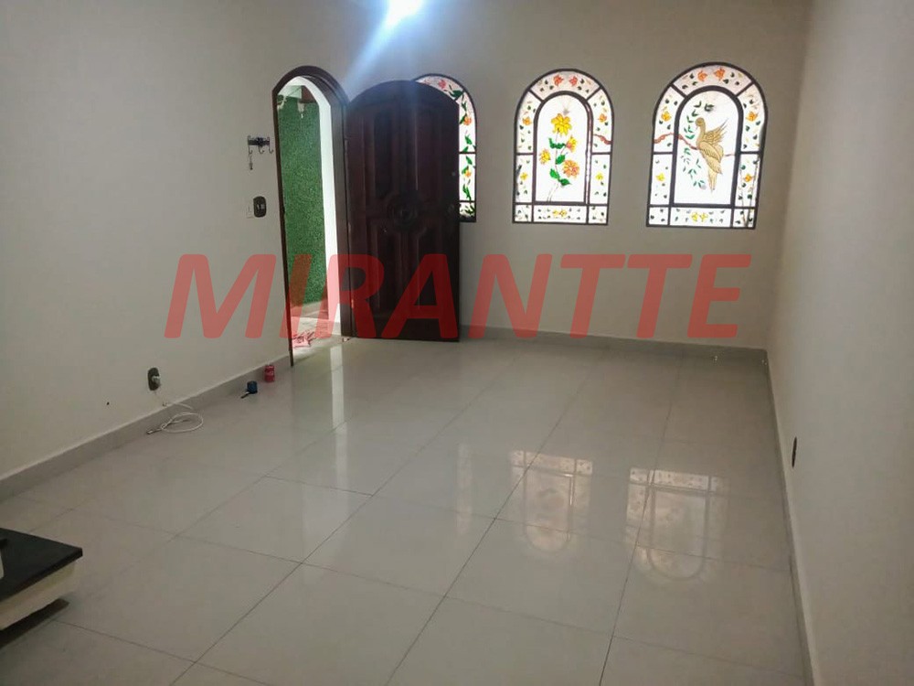 Sobrado de 180m² com 4 quartos em Santa Teresinha