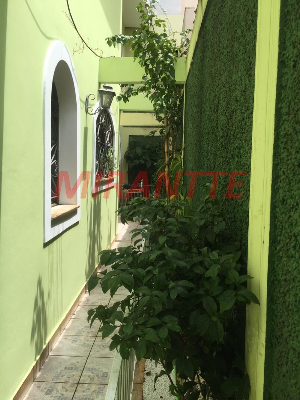 Sobrado de 180m² com 4 quartos em Santa Teresinha