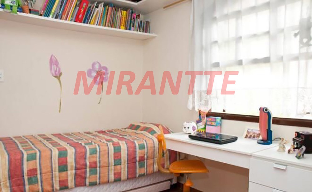 Sobrado de 180m² com 4 quartos em Santa Teresinha