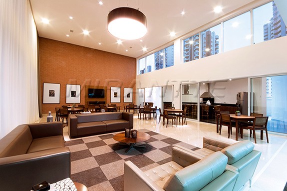 Apartamento de 297m² com 4 quartos em Jardim Analia Franco