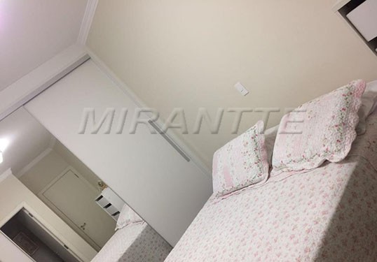 Sobrado de 190m² com 3 quartos em Vila Mazzei