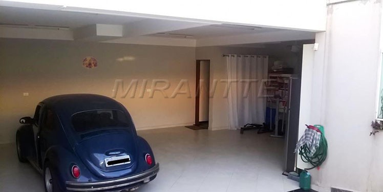 Sobrado de 190m² com 3 quartos em Vila Mazzei