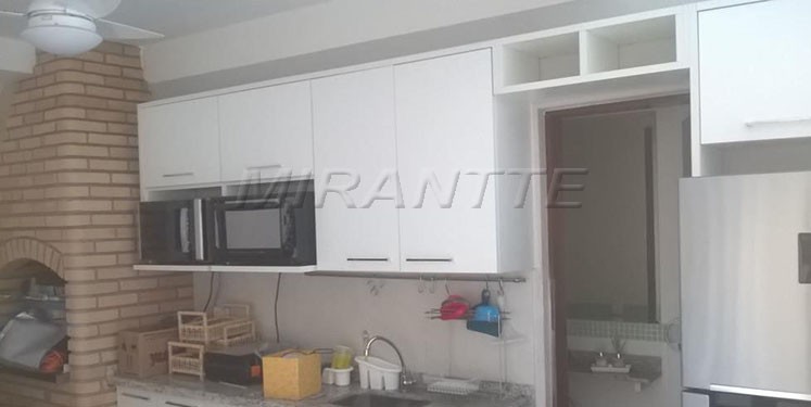 Sobrado de 190m² com 3 quartos em Vila Mazzei