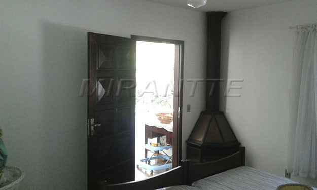 Sobrado de 400m² com 4 quartos em Centro – Mairiporã