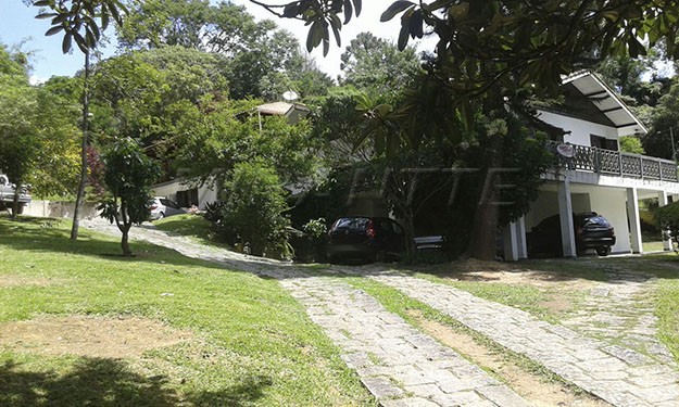 Sobrado de 400m² com 4 quartos em Centro – Mairiporã