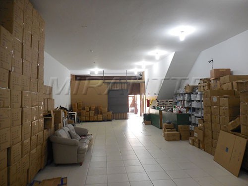 Comercial de 608m² em Imirim