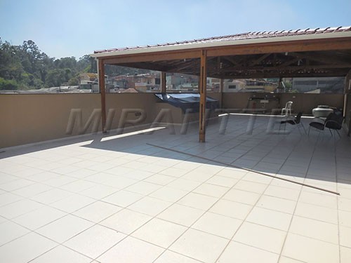 Comercial de 608m² em Imirim