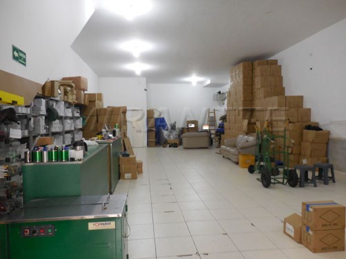 Comercial de 608m² em Imirim