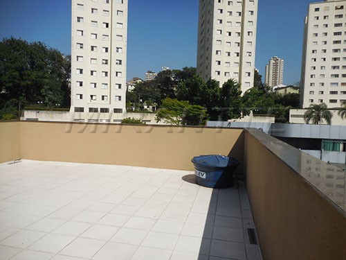 Comercial de 608m² em Imirim