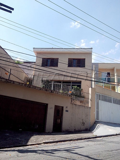 Sobrado de 189m² com 3 quartos em Água Fria