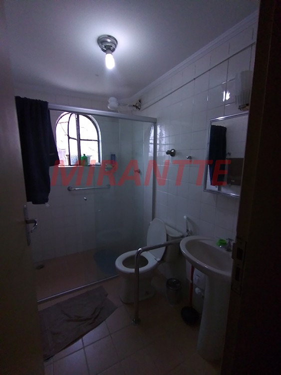 Sobrado de 215m² com 4 quartos em Santa Terezinha