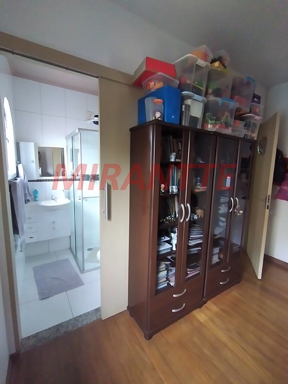 Sobrado de 215m² com 4 quartos em Santa Terezinha