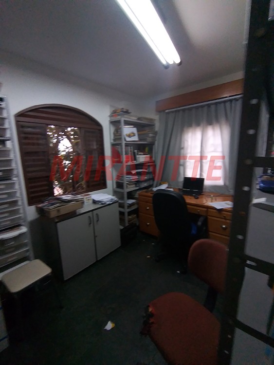 Sobrado de 215m² com 4 quartos em Santa Terezinha