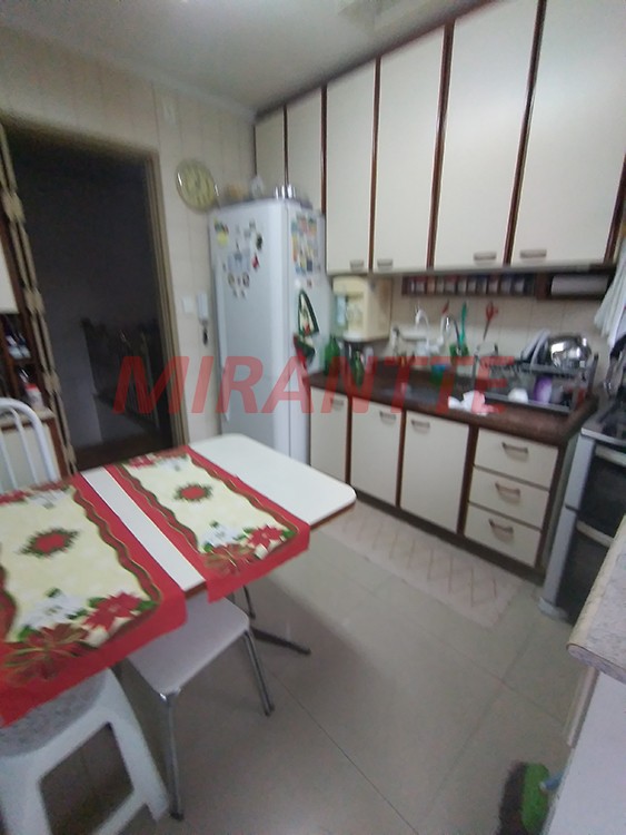 Sobrado de 215m² com 4 quartos em Santa Terezinha