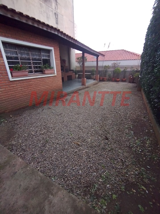 Sobrado de 215m² com 4 quartos em Santa Terezinha