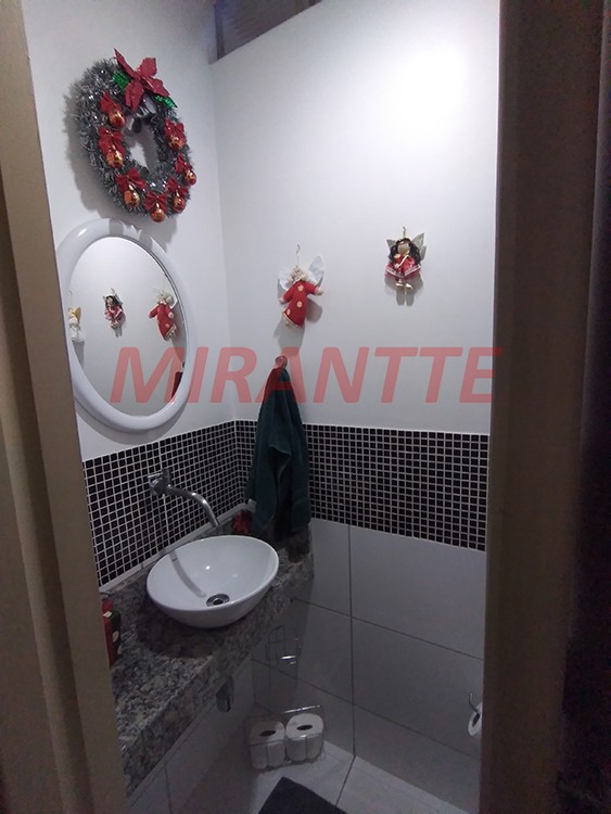 Sobrado de 215m² com 4 quartos em Santa Terezinha