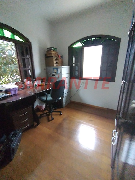 Sobrado de 215m² com 4 quartos em Santa Terezinha
