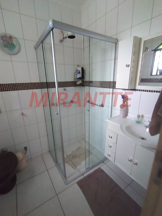Sobrado de 215m² com 4 quartos em Santa Terezinha