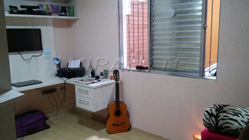 Casa terrea com 2 quartos em Jardim das Rosas