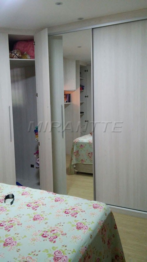 Casa terrea com 2 quartos em Jardim das Rosas