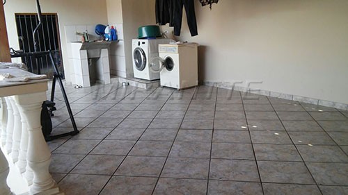 Casa terrea com 2 quartos em Jardim das Rosas
