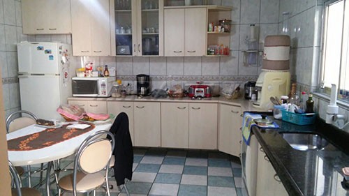 Casa terrea com 2 quartos em Jardim das Rosas