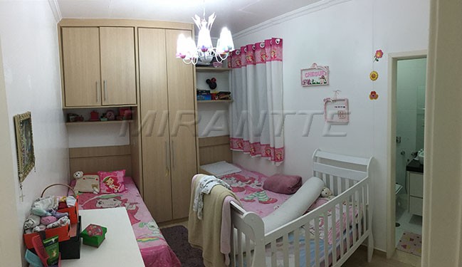 Sobrado com 3 quartos em Limão