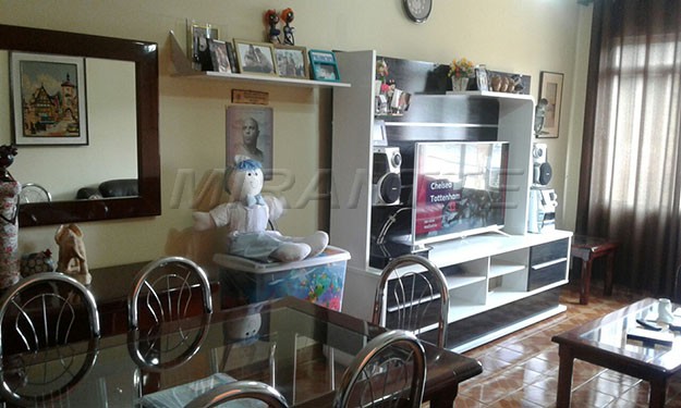 Sobrado de 144m² com 3 quartos em Jardim Peri