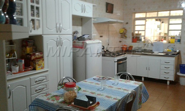 Sobrado de 144m² com 3 quartos em Jardim Peri