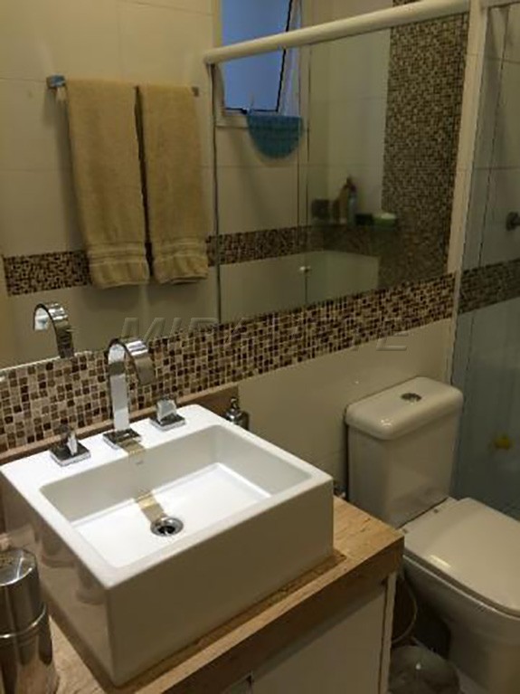 Sobrado de 2014m² com 3 quartos em Vila Carbone