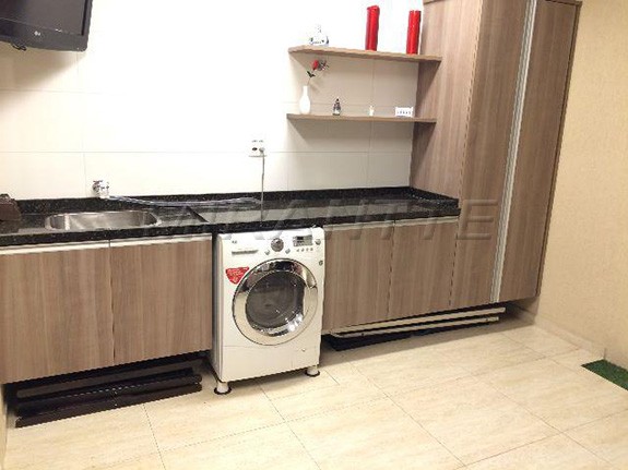 Sobrado de 2014m² com 3 quartos em Vila Carbone